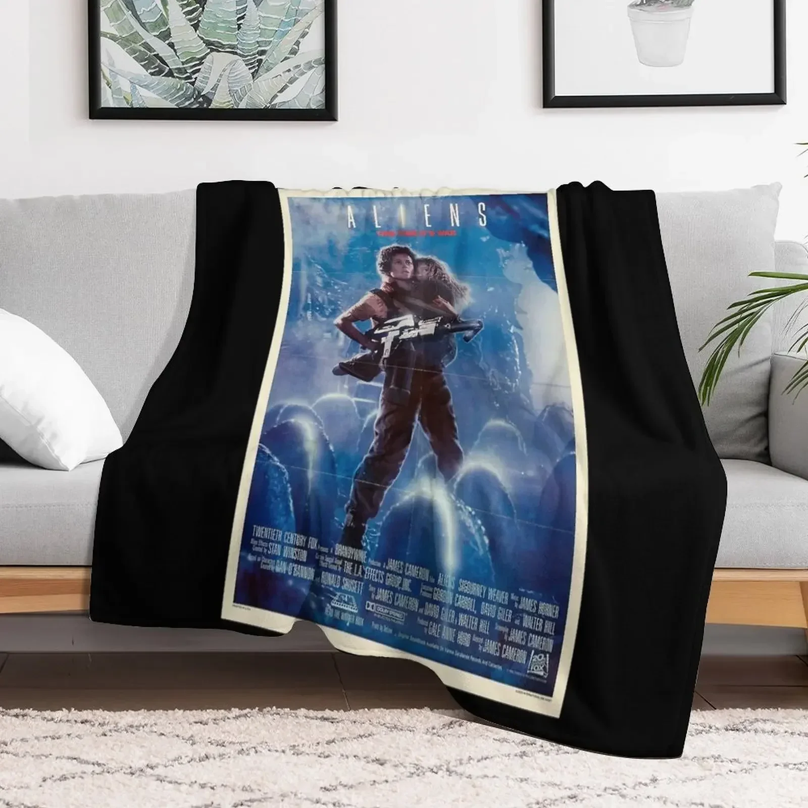 

Aliens (1986) Throw Blanket Tourist Designers Hair Blankets
