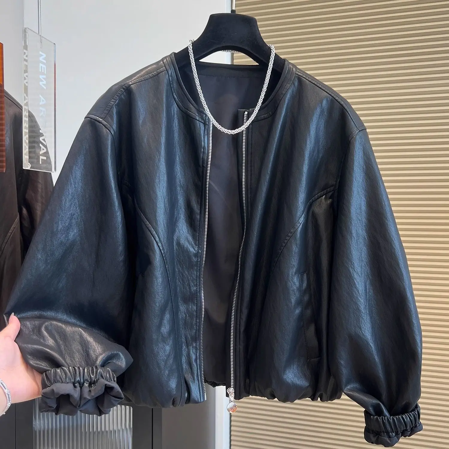 Spring and Autumn Women's Fake Leather Jacket Round Neck Casual PU Leather Jacket