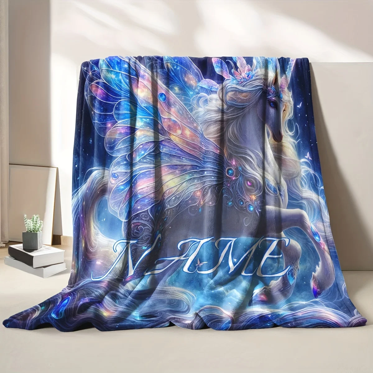 1 بطانية مخصصة مع نص هدية شخصية بطانية يونيكورن زرقاء حالمة رائعة وبطانية مطبوعة بجناح الأحجار الكريمة الملونة #2