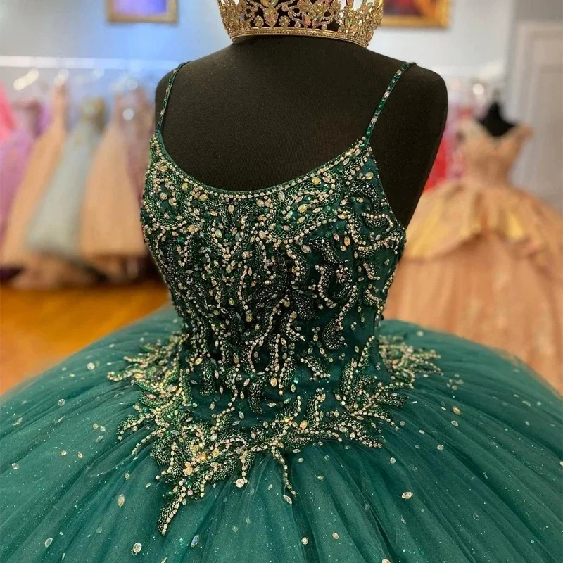 Glittering Dark Green Spaghetti Strap Princess Quinceanera Dresses Sequined Crystal Vestidos De 15 Años Birthday Party Ball Gown