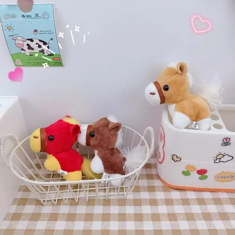 พวงกุญแจตุ๊กตาโพนี่น่ารัก 1 ชิ้น ของตกแต่งกระเป๋าเป้ ตุ๊กตาลูกม้า ของขวัญเสริมโชคดีสำหรับเด็กในปีนักษัตรม้า