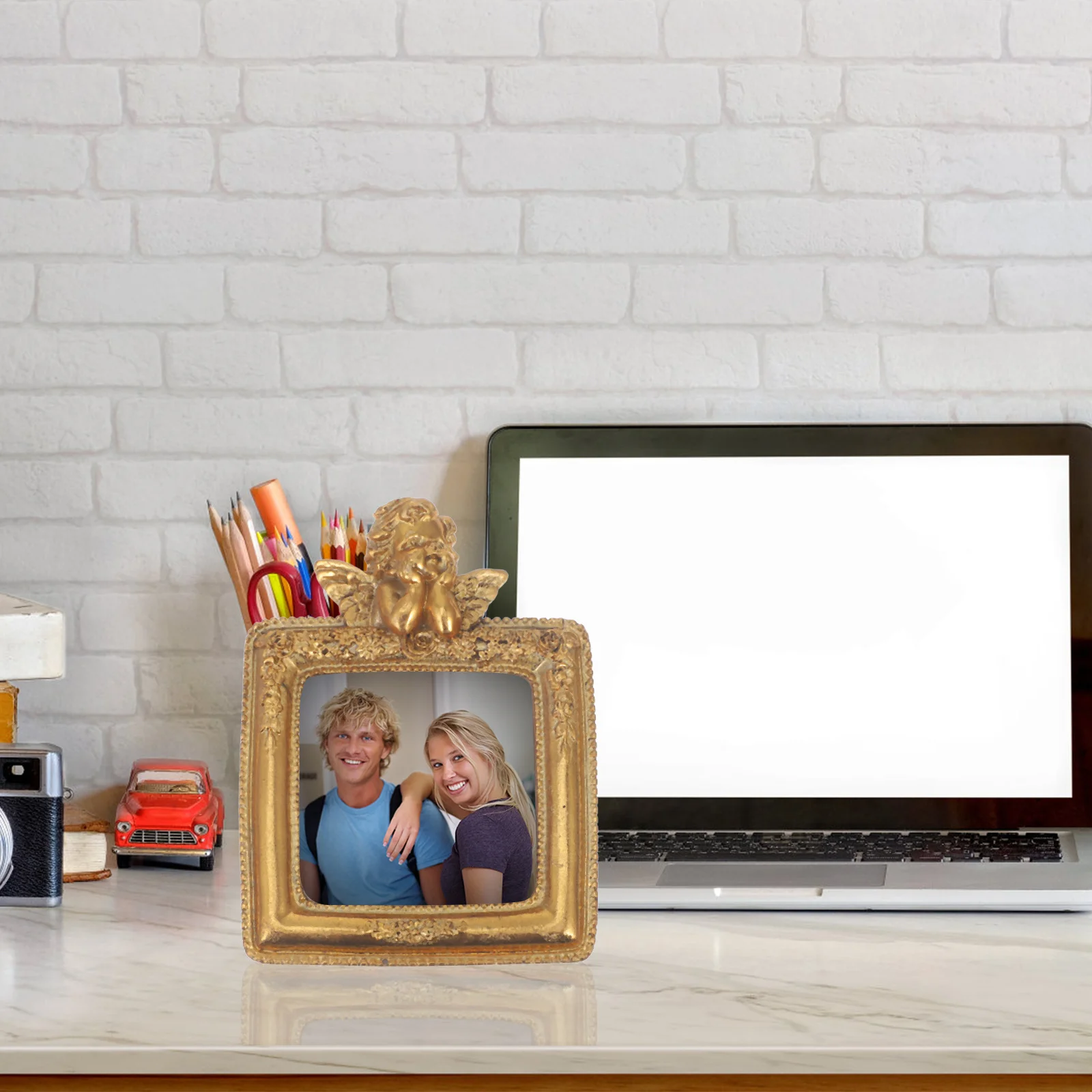 

European Embossed Resin Photo Frame Vintage Style Decorative Picture Frame for Tabletop Wall Display Office Bedroom