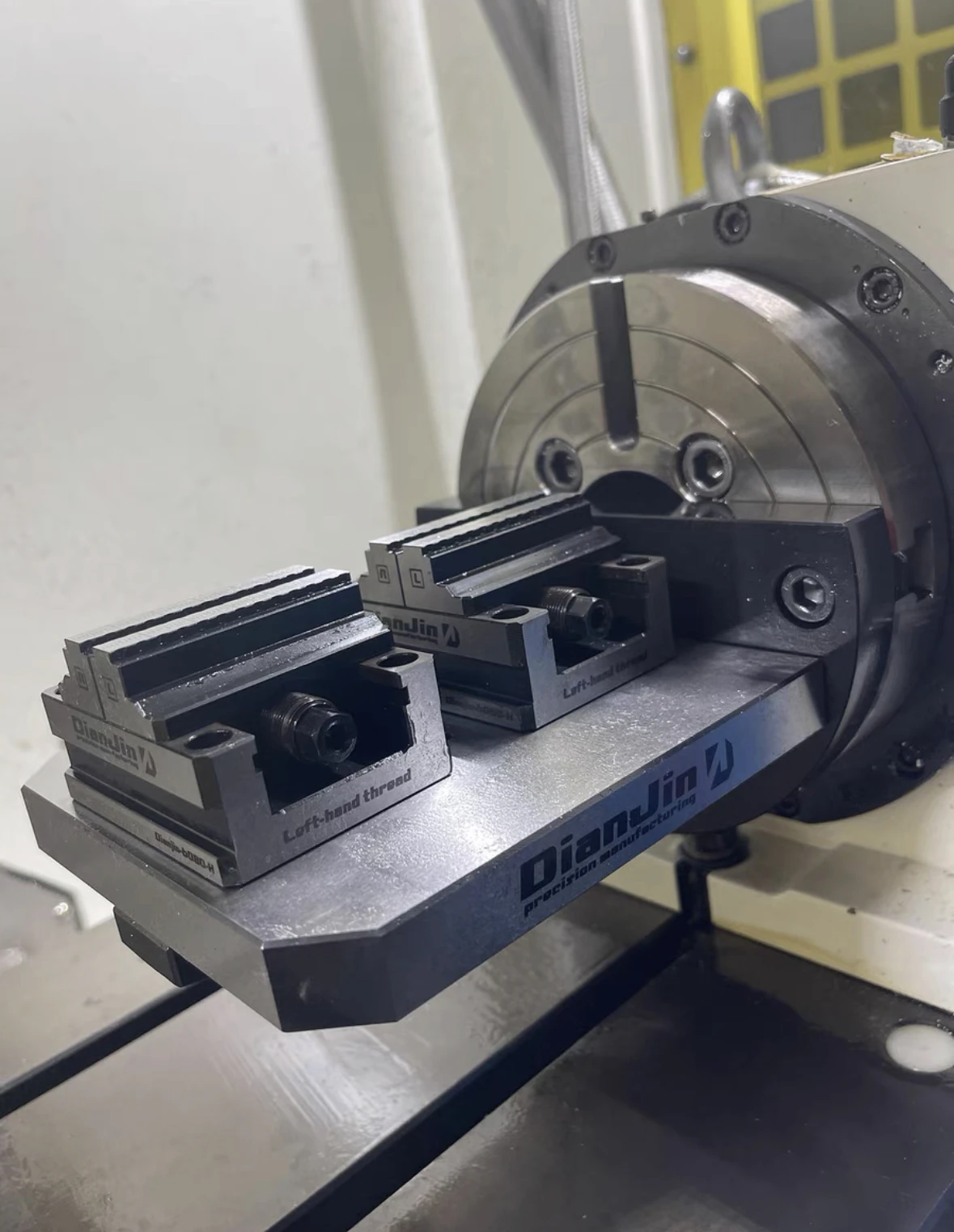 DJ-80120CRM Dispositivo speciale a quattro assi Morsa a 5 assi Piastre a ganascia Morsa liscia Morsa a 4 assi