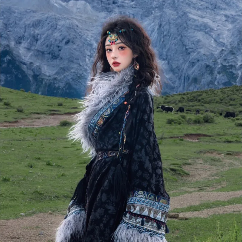

New ethnic clothing women's robe foreign travel photo