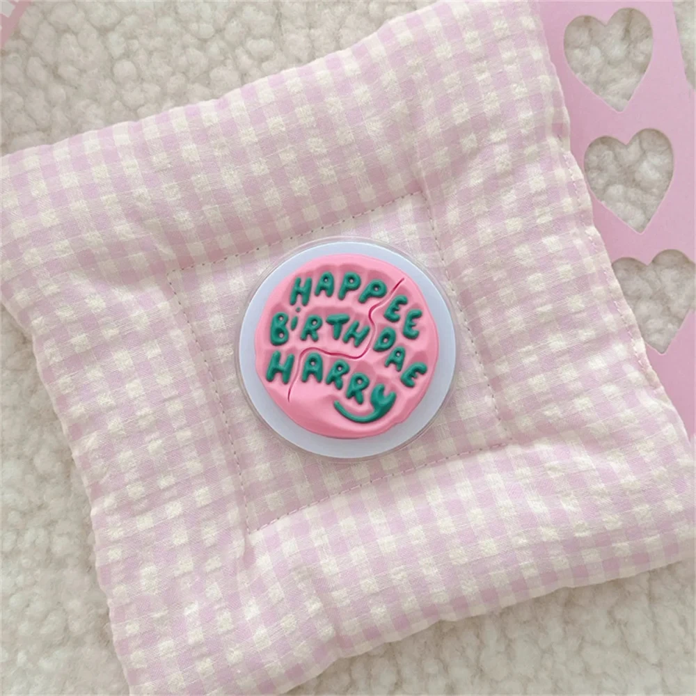 

INS милый английский буквенный розовый магнитный держатель Grip Tok подставка для телефона поддержка IPhone 17 16 для Pad Magsafe Smart Tok кронштейн