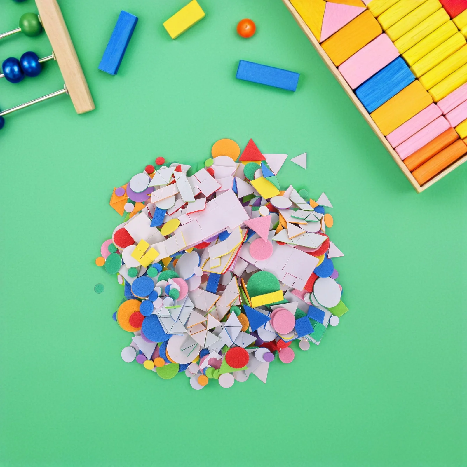 960 قطعة من ملصقات على شكل إسفنجية للكتل الهندسية الملونة ذاتية اللصق لوازم وتعلم الحرف اليدوية في مرحلة ما قبل المدرسة