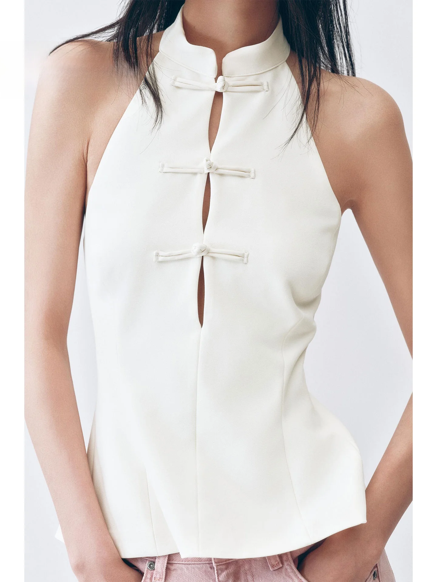 Elegant New Chinese Style Sleeveless Neck Hanging Waist Cinching Women's Top Button Design Summer 2026 Fashion Shirt 2