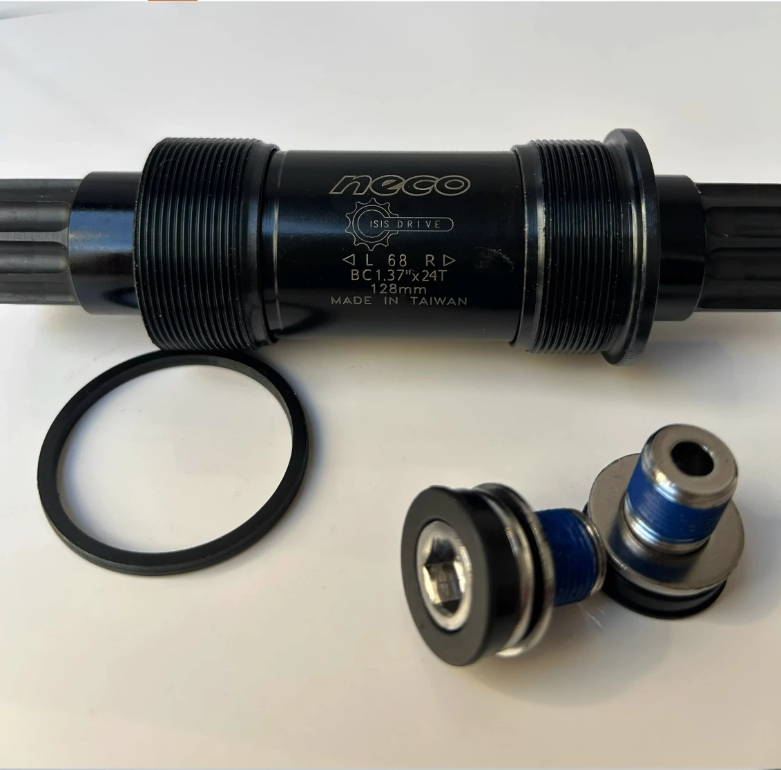 

Neco ISIS Drive Bottom Bracket 68 x128mm Bearing 403g/pcs bicycle BB