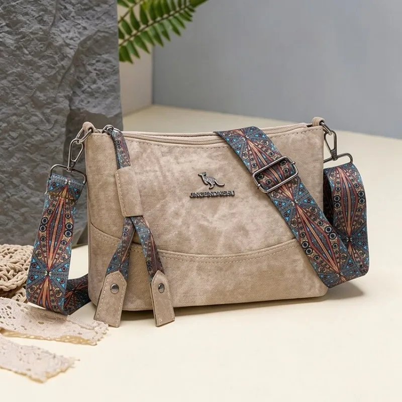 

Classic Designer Diaper Bag Elegant Leather Crossbody Stylish Commuter Purse for Women Large Capacity Best Superstar Show