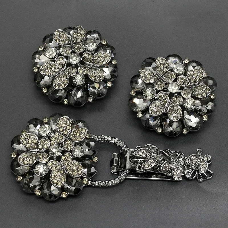 Fur coats buckles mink button made of Zinc Alloy,Rhinestone decorative metal Buckles. Fur coat accessories