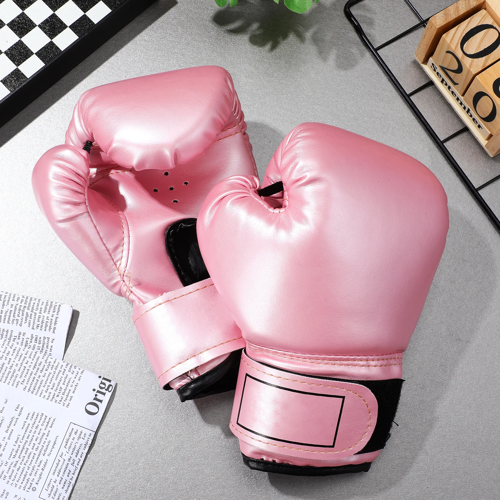 

1 пара детских боксерских перчаток, детские перчатки для спарринга для кикбоксинга, тайского обучения, штамповки, портативный дышащий чехол из искусственной кожи, тренажерный зал, борьба