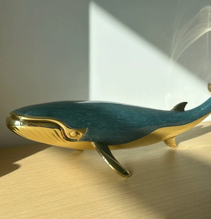 Luxury Enamel Whale Sculpture Alloy Material Animal Model Statue Modern Living Room Office Desktop Wine Rack Home Decor Craft