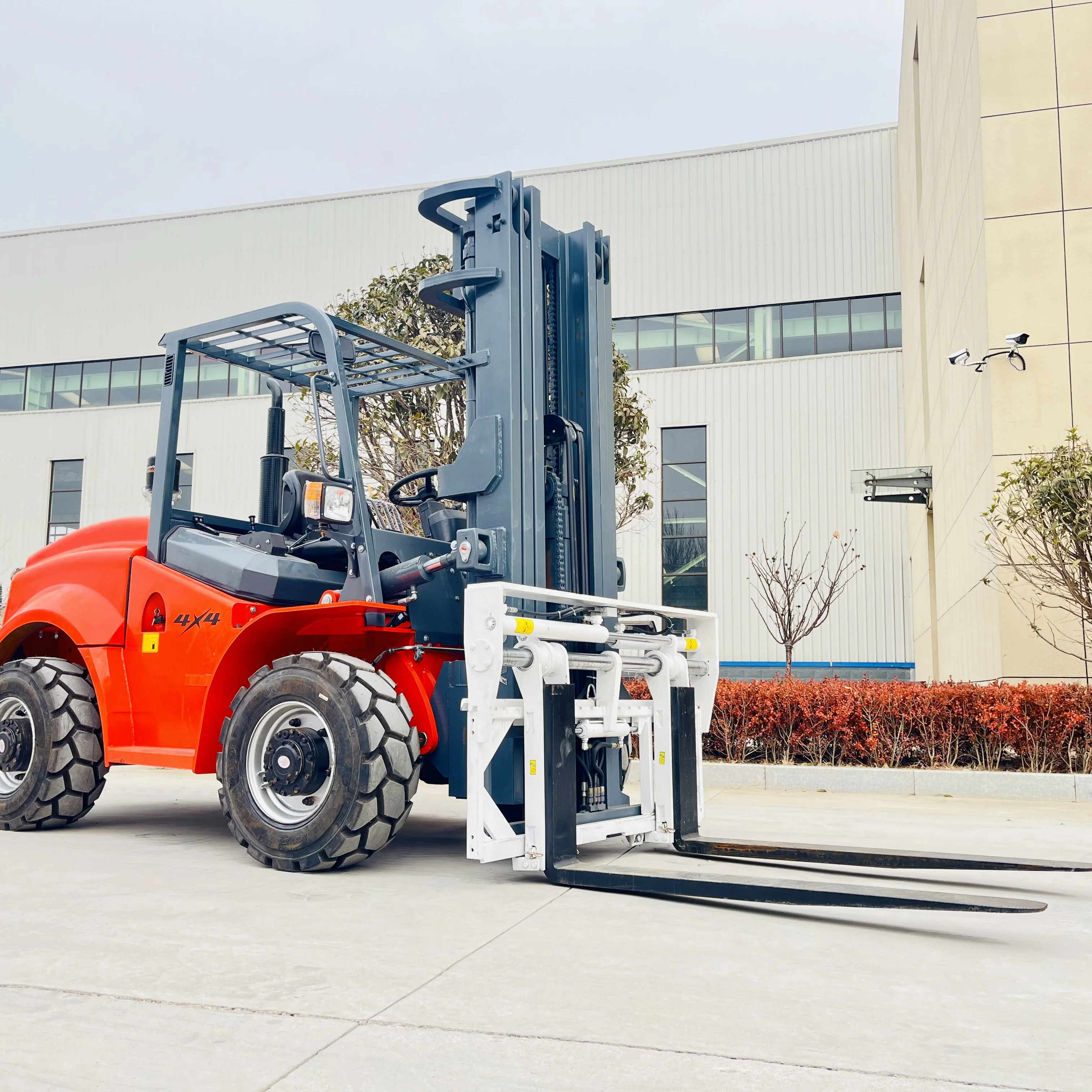 3.5-5 T integrato presa di fabbrica a quattro ruote motrici carrello elevatore fuoristrada del sistema idraulico