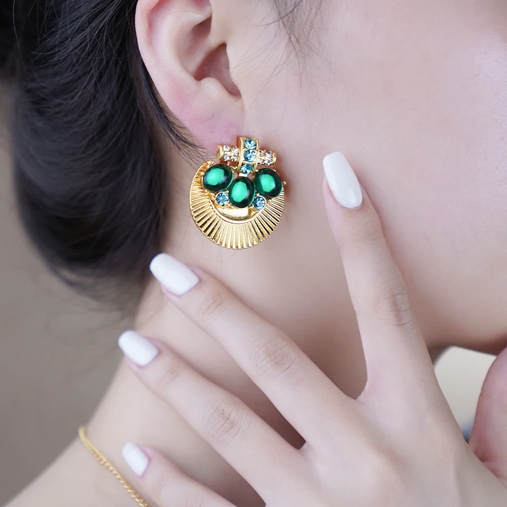 

Korean Style Clip On Earrings For Women Green Resin Crystal Luxury Jewelry Elegant Zinc Alloy Gold Plated Casual Party 2024 New
