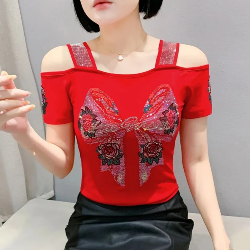 2025 Hoge Kwaliteit Dames Zomer Nieuwe T-Shirt Chic Fashion Bow Hot Diamonds Tops vrouwen Sexy Off Schouder Slanke Tees blouse