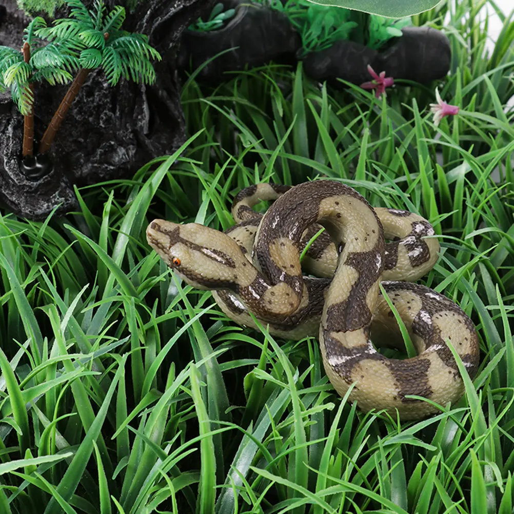 

2 шт. Имитация гигантской змеи, пластиковые реквизиты для розыгрышей, жуткие игрушки на Хэллоуин, развивающие игрушки-змеи для раннего обучения детей