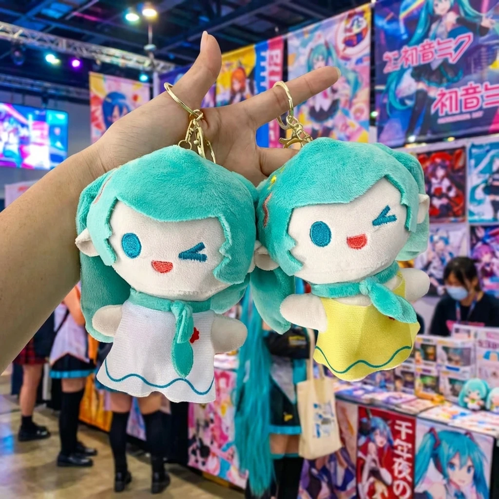 Lindo Llavero de Peluche de Miku Hatsune, Figura de Anime de Dibujos Animados, Colgante para Mochila, Juguete Suave, Adorno Colgante, Adorable Mascota, Regalo para Fans