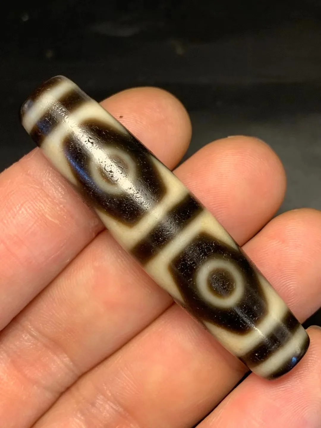 

ENERGY Tibetan Old Agate Weathering High Oily Patina Tiger Tooth 6 Eyed dZi Bead Amulet Precious Gemstone Jewelry