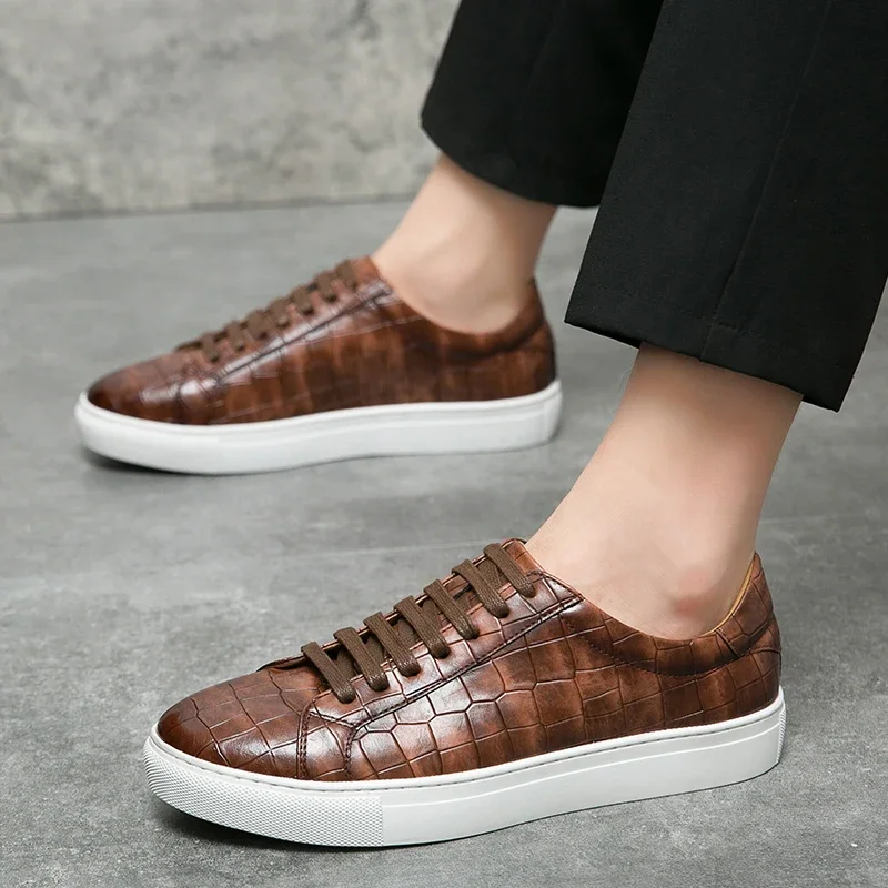 New Brown Men Sneakers Lace-up Solid PU Leather Black White Platform Shoes Men\'s Vulcanize Shoes Size 38-46