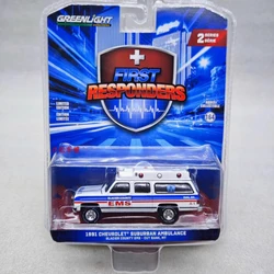 GreenLight Alloy 1:64 1983 GMC Suburban/1991 Suburban Ambulance Car Model Collection Display Ornament Toy Gift