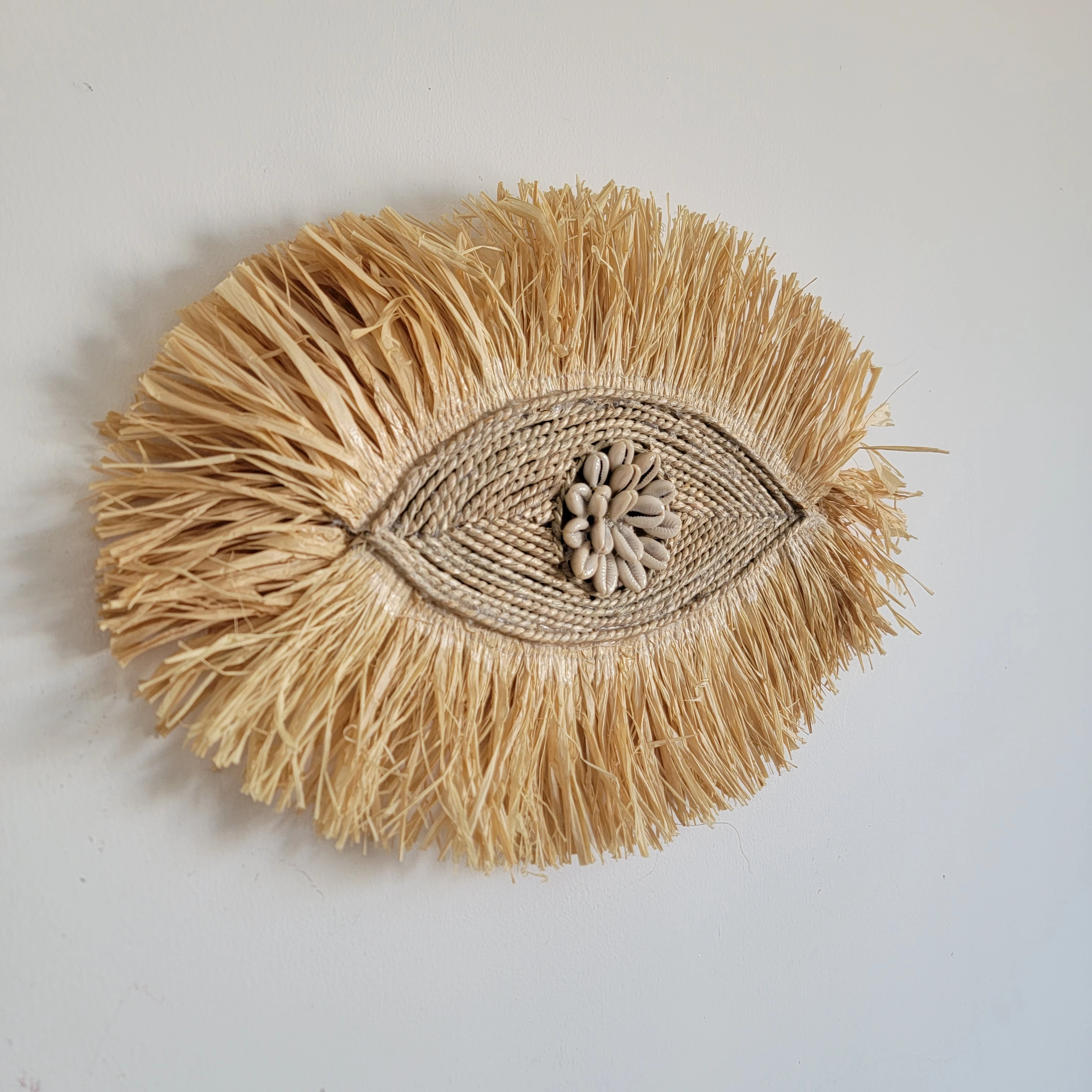 SHELL DECORATIONS-SEA SHELLS-ROOM DECORATION-BOHO HANGING-EYE SHAPE NATURAL FIBER