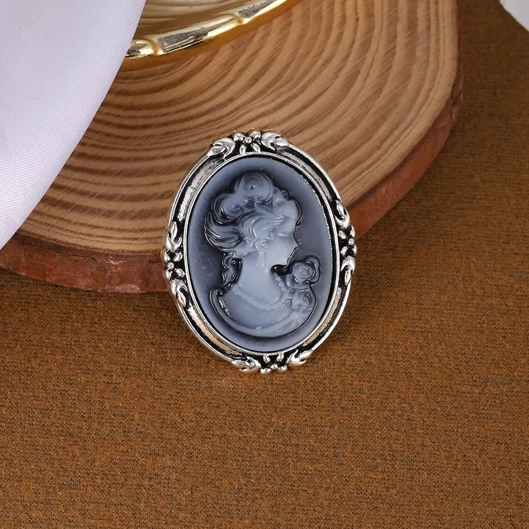 Vintage Blue Gradient Cameo Brooch Women Retro Silver Plated Frame Victorian Lady Portrait Lapel Pin Wedding Party Jewelry Gift