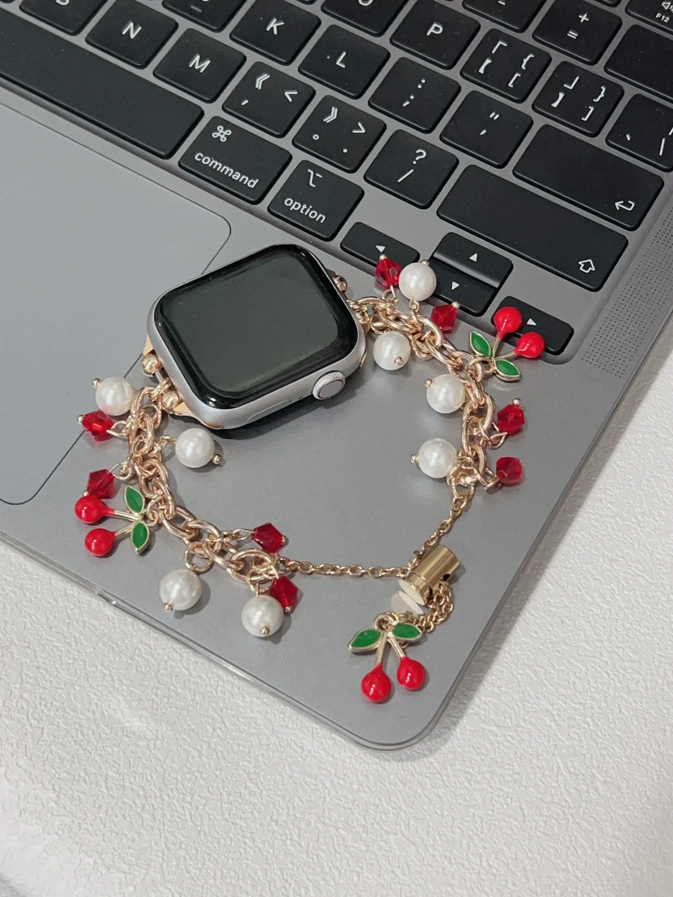 Fashion Cherry red Metal link For Apple Watch band Series 8/7/6/10/9 40mm 41mm 38mm 42mm 44mm 45mm 46mm Strap