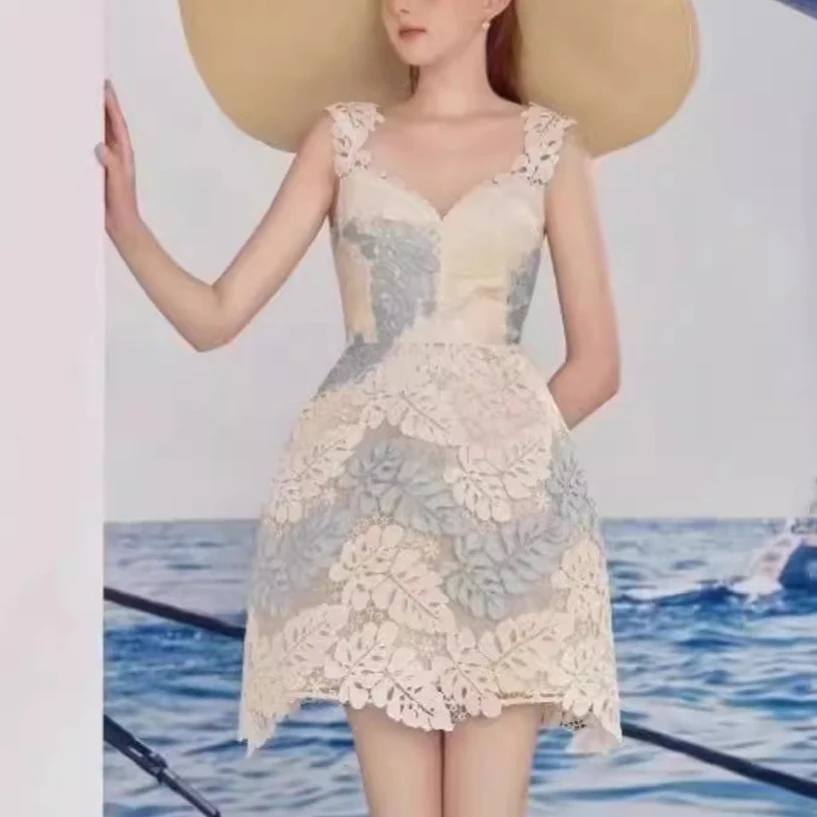 

Новое поступление лета, модное 2024, женское кружевное платье на тонких бретельках с вышивкой, плиссированное элегантное платье мими с цветочным принтом и полым листом