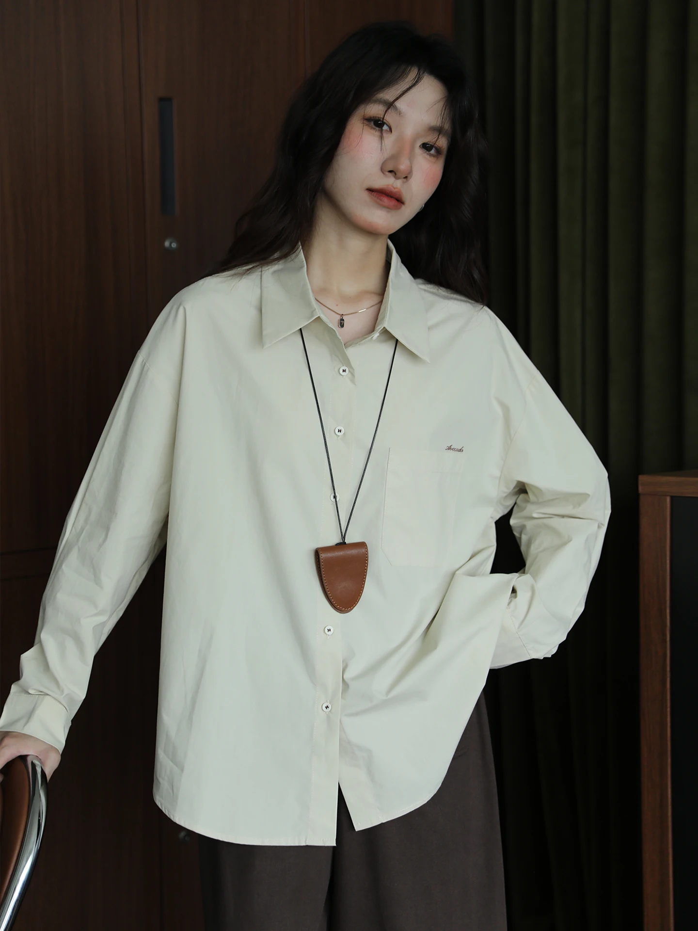 

Женская рубашка в стиле ретро с длинными рукавами и вышитыми буквами, однотонная, осенне-зимняя, свободного кроя, универсальный топ из дышащего хлопка