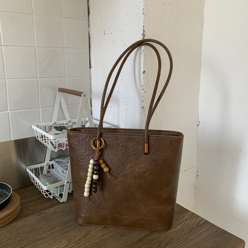 

2025 Fashion New PU Tote Bags Large Capacity Popularity Exquisite Hot Trendy Solid Color Design Shoulder Bags for Women