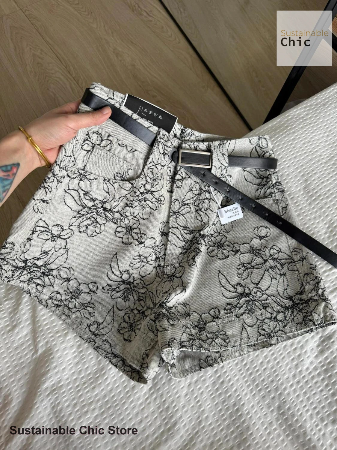 Korean minority design sense spice girl retro denim shorts female spring and summer high waist casual Joker A-word hot pants