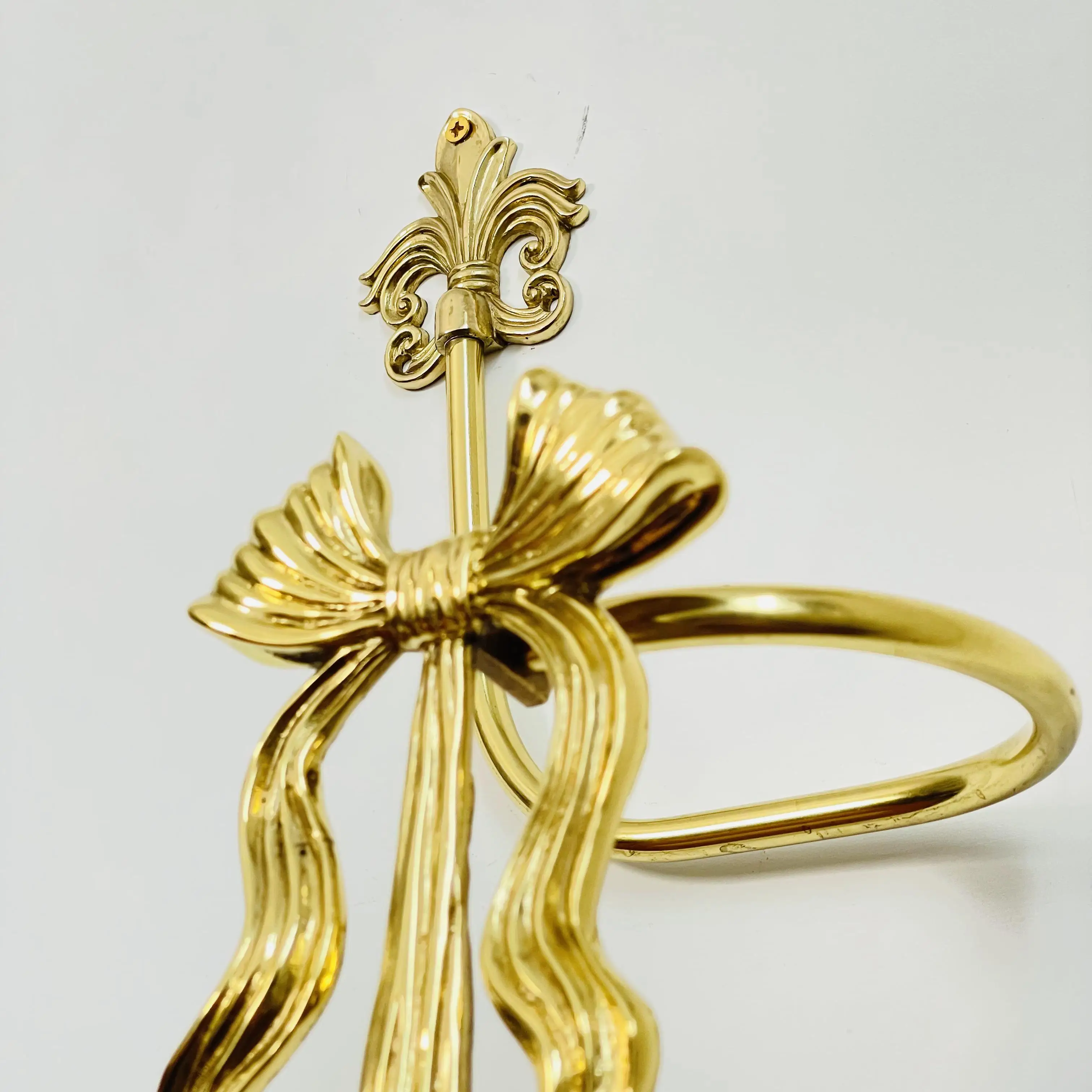 シンプルな真鍮製の弓型カーテン装飾用壁掛けフック