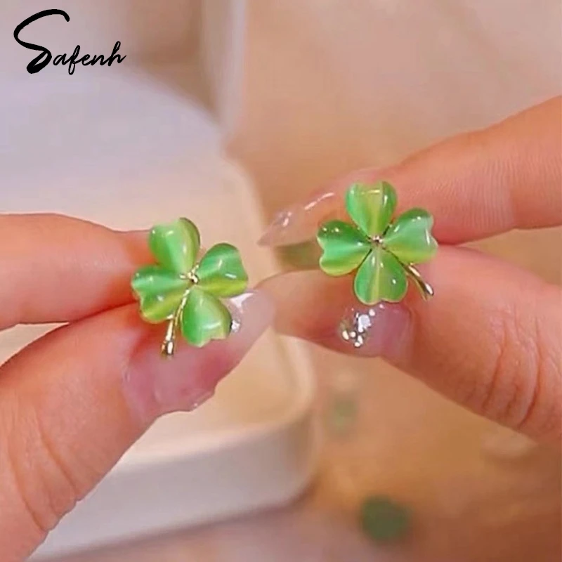 1Pcs Fashion Elegant Luxurious Four Leaf Clover Opal Stud Earrings For Women White Green Colour Earring Party Jewelry Gift