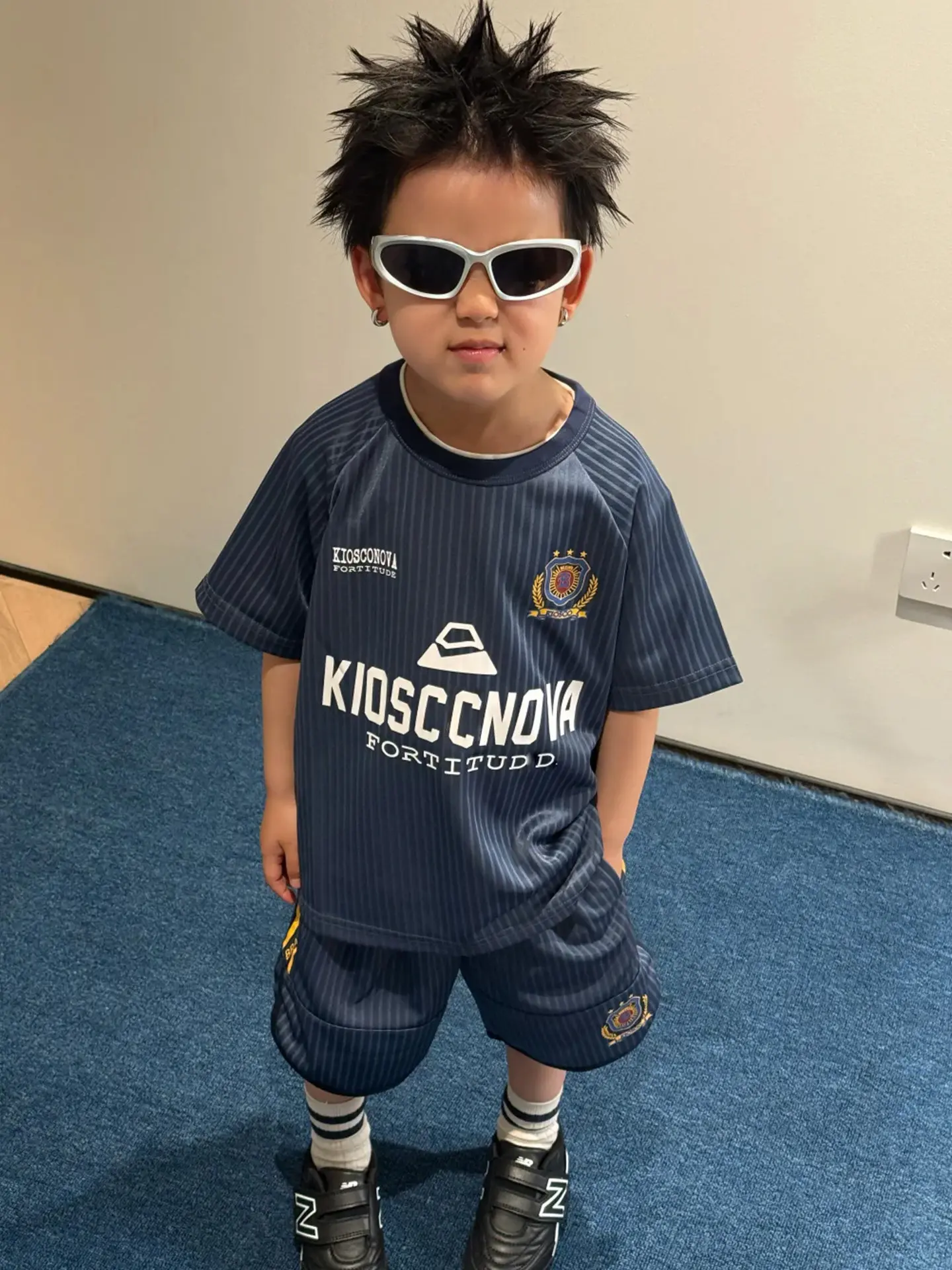 completo-estivo-per-ragazzi-t-shirt-leggera-e-ampia-a-maniche-corte-set-in-due-pezzi-che-assorbe-il-sudore-abbigliamento-da-esterno-per-bambini