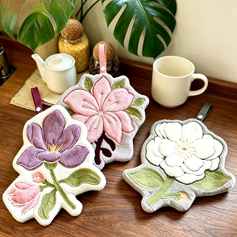 2/1 piece, random style selection. Floral pattern ultra-soft coral fleece towel. Highly absorbent. Suitable for bathroom and kitchen. Decorative microfiber cloth with hanging strap, suitable for sinks, showers, bathtub
