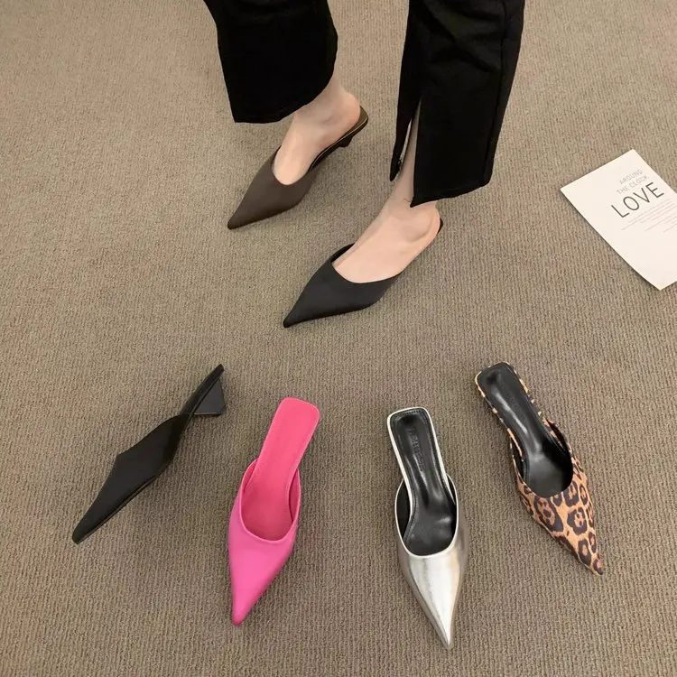 New Luxury Pointed Toe Women Mules Slipper Fashion Elegant Ladies Dress Shoes Slip on Low-heeled Female Sandals Leopard Slides