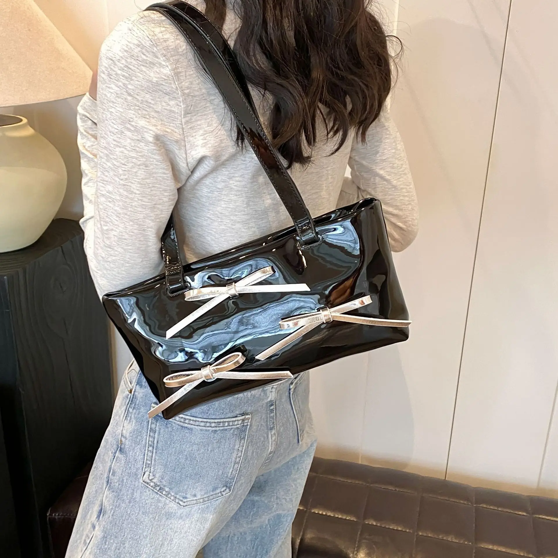 Sweet Bow Underarm Bag Fashion Lacquer Leather Handbag 2024 Women New Korean Single Shoulder Bag High Quality Texture Tote Bag