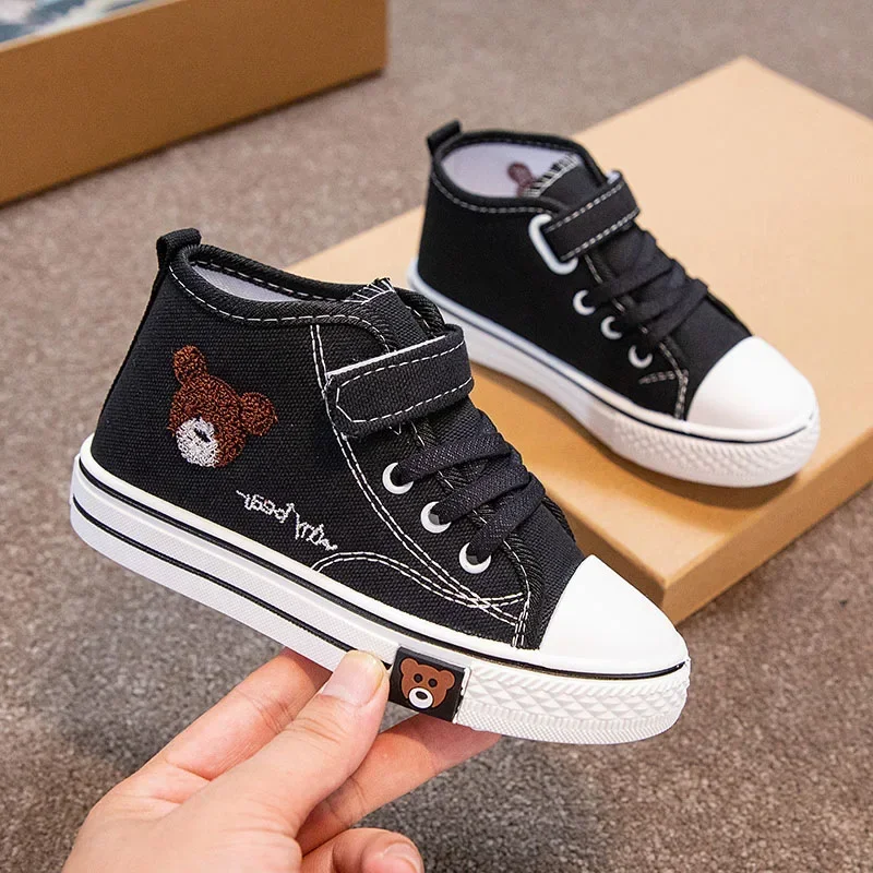 Four Seasons Children\'s New Fashion Canvas Shoes Boys Bear Print Casual Shoes Girls Lace-up Soft Bottom Flat Shoes Kids Sneakers