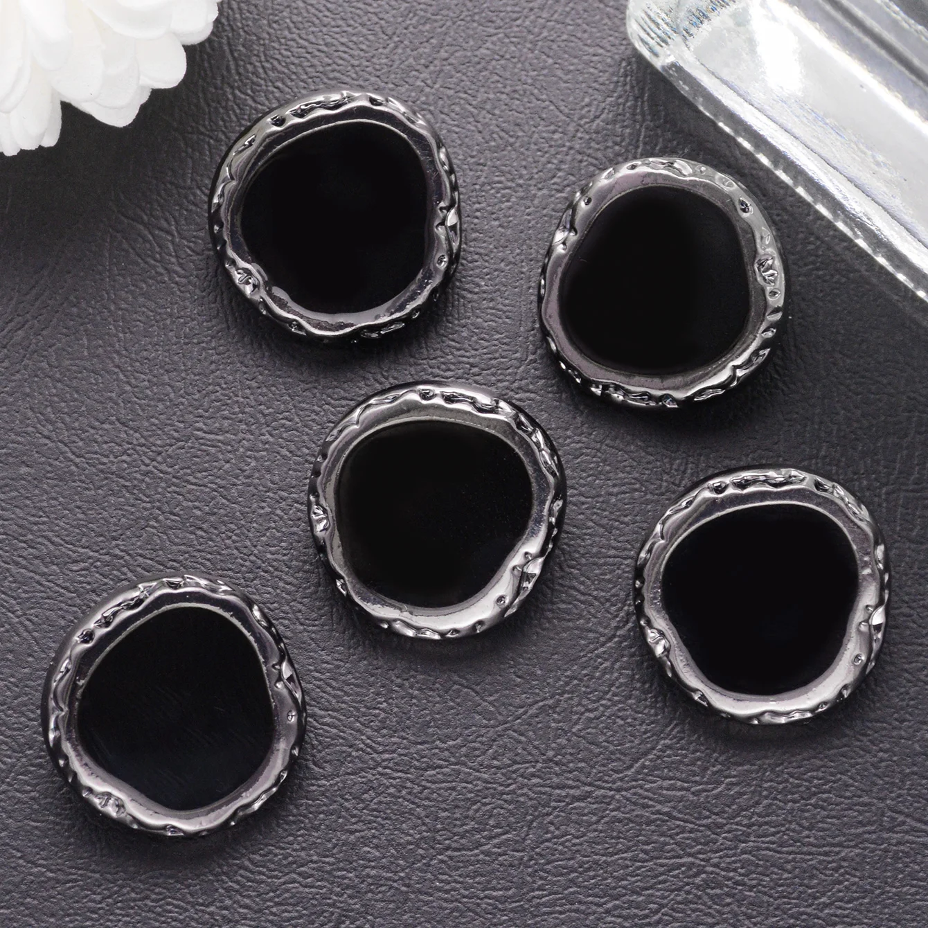 5pcs 15/18/21/23mm Black Resin Irregular Metal Buttons Of Fur Coat Shirts Sweater Clothing Decorative Hand DIY Sewing Buttons