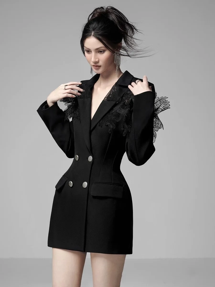 Vietnamese niche 2026 early autumn new collection, slim-fit structured design, heavy-duty waist-cinching elegant suit dress