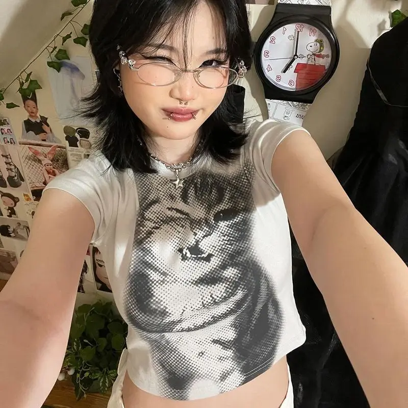 Kawaii Cat Print Crop Tops Basic White Short Sleeve Crew Neck T-Shirt Y2K Women Casual Slim-Fitting Tees Lady Fashion Vintage