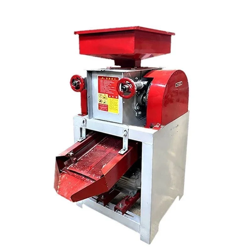 Thickened version of corn splitting machine for breeding chickens and ducks household peanuts wheat sorghum soybeans flattening