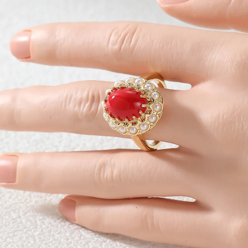 Vintage Embedded Red Synthetic Stone Women's Ring Exquisite Luxury Palace Style Ring Elegant Decoration Accessory