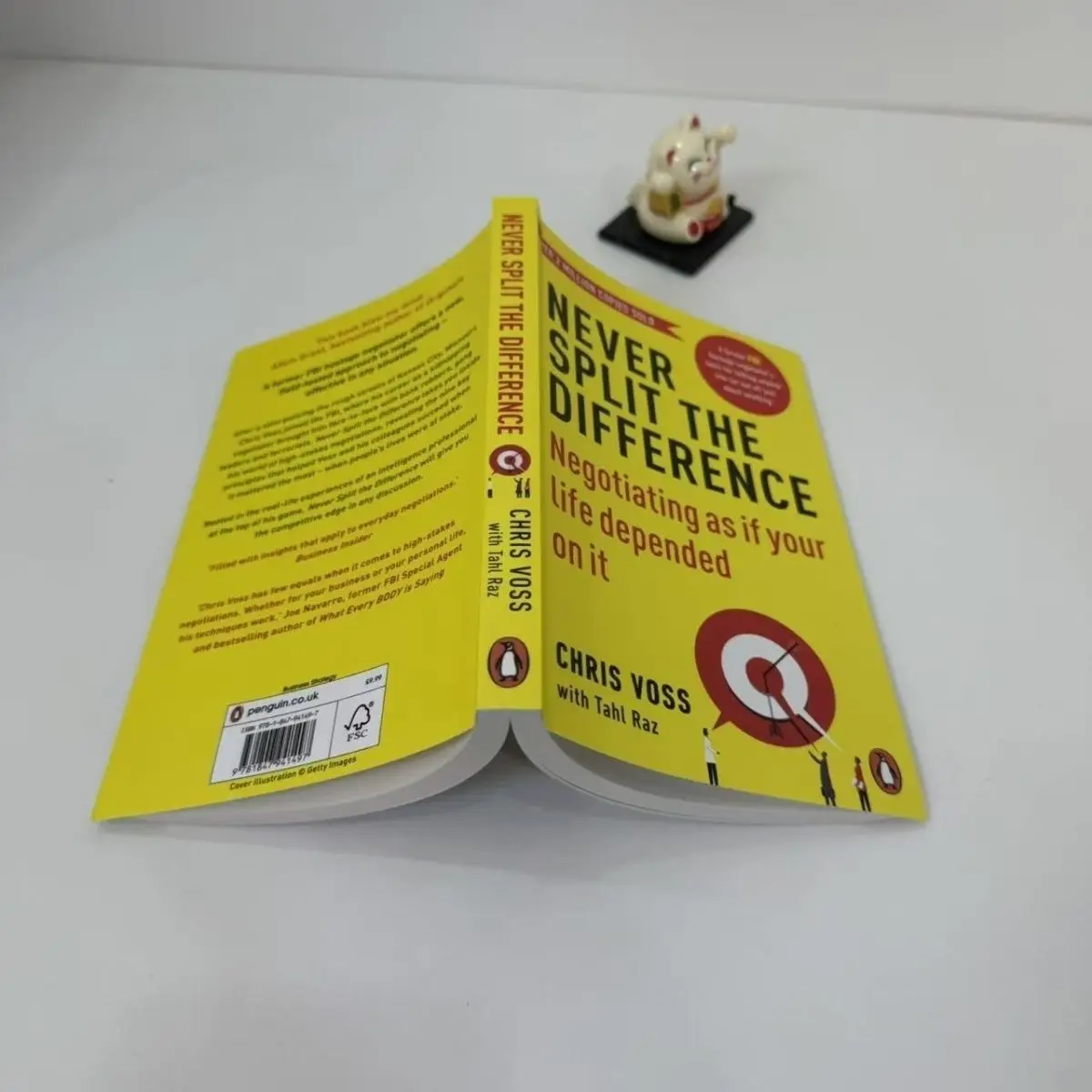 English Version of Never Split The Difference Strong Negotiation Chris Worth Философия Books Libro Книга Philosophy Booklibreria