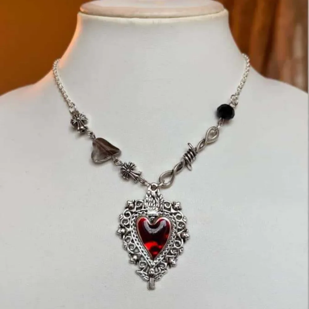 Gothic Victoria Carved Lacework Cross Flame Blood-red Sacred Heart Cross Pendant Necklace for Women Halloween Party Jewelry Gift