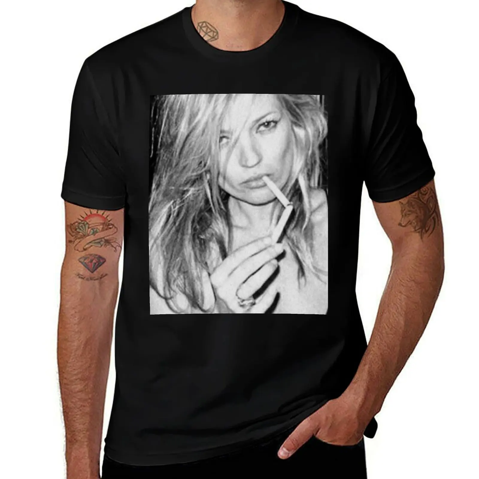 

KATE MOSS SMOKING FASHION PHOTOGRAPHY 90s Black and white Editorial Cigarette T-Shirt korean fashion plain t shirts men