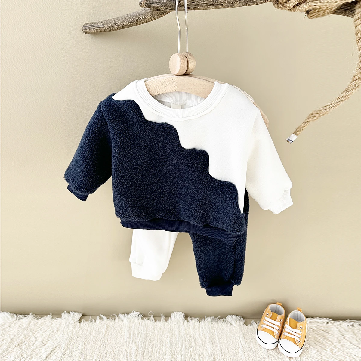 Winter Baby Boys Clothes Casual Wear Lamb Wool Children Clothes Long Sleeves Sweatshirt Pant Color Block Kids Clothes Soft 2PCS