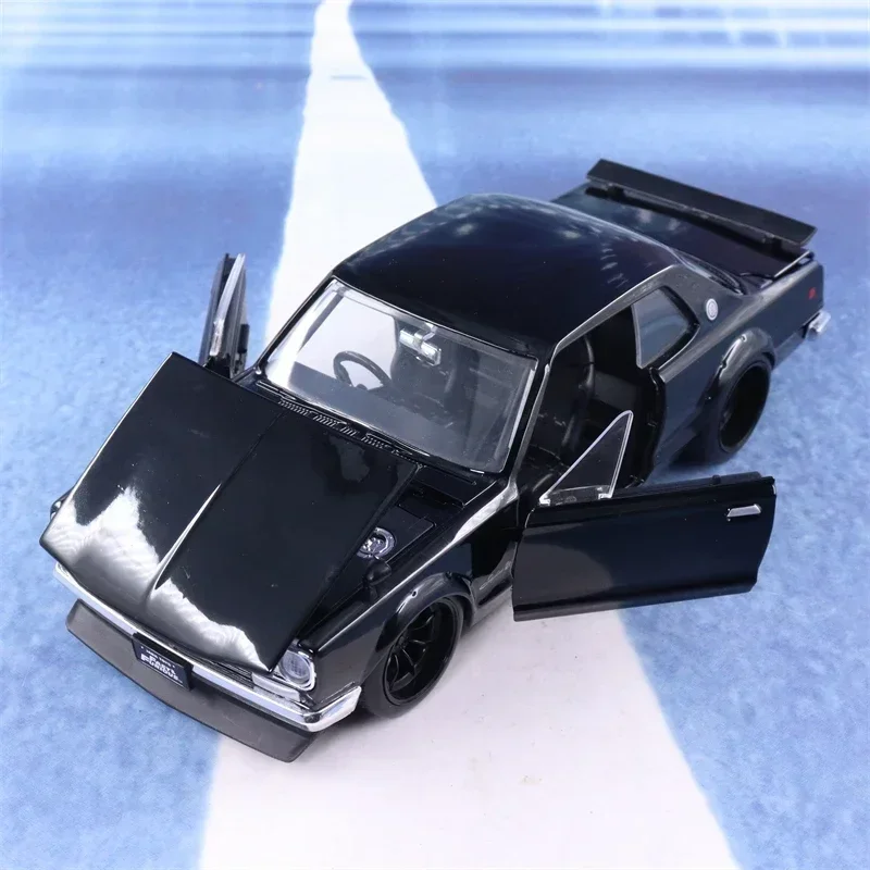 1:24 Brian's 1971 Nissan Skyline 2000 GT-R Diecast Car Metal Alloy Model samochodu Zabawki dla dzieci Kolekcja prezentów