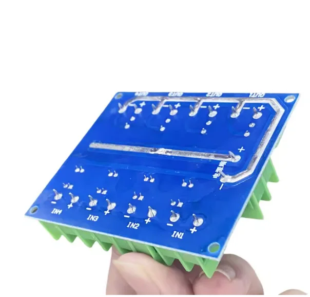 Transistor ad effetto di campo a quattro vie con controllo CC Scheda di controllo interruttore elettronico MOS Interruttore di trigger a impulsi Interruttore a 4 canali