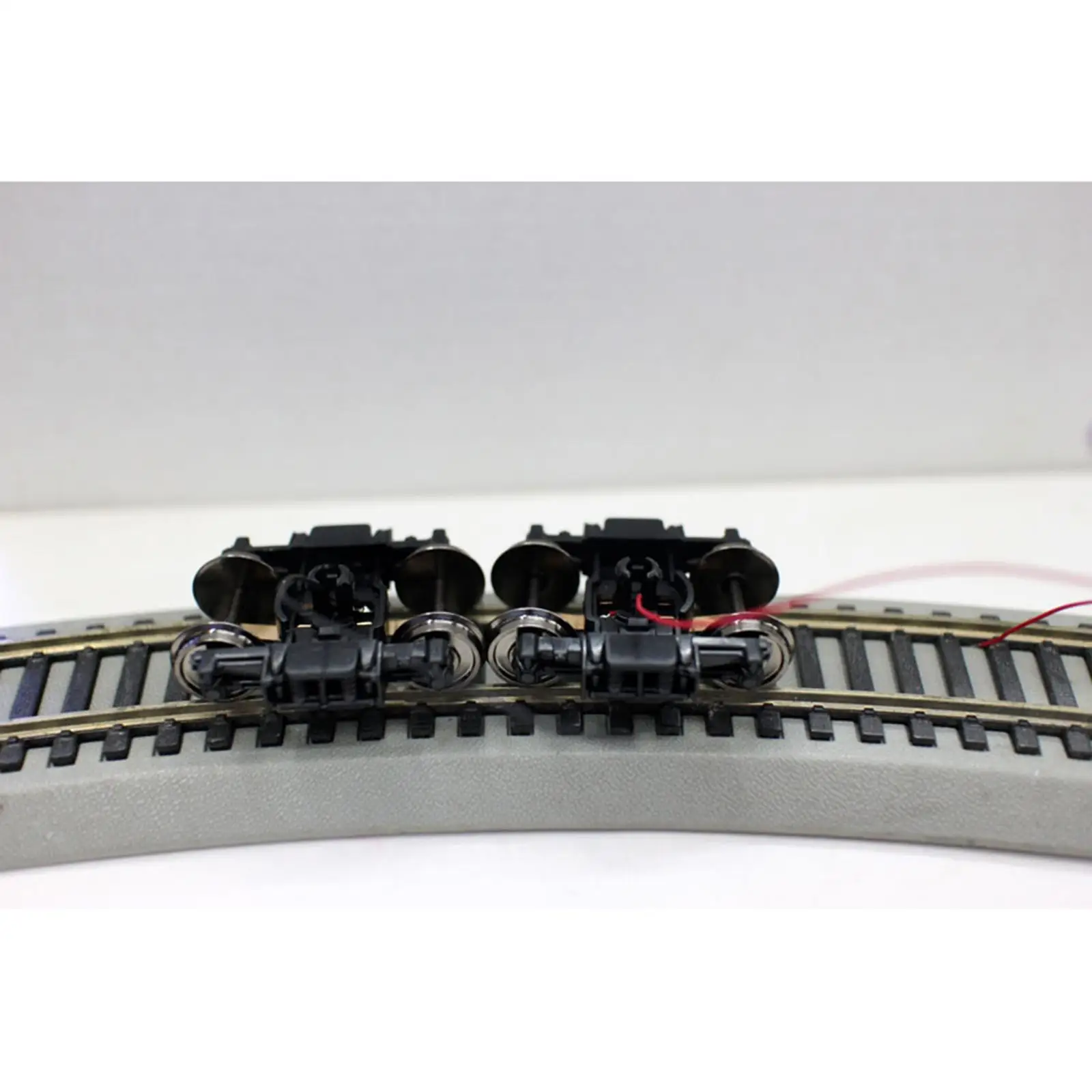 1 87 HO Scale Model Railway Roller Bearing Truck with Conductive Strips for Train Carriage Underframe Assembly